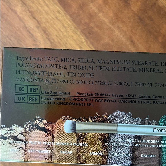 Urban Decay Naked Eyeshadow Palette - Vibrant Hues - Picture 6 of 13